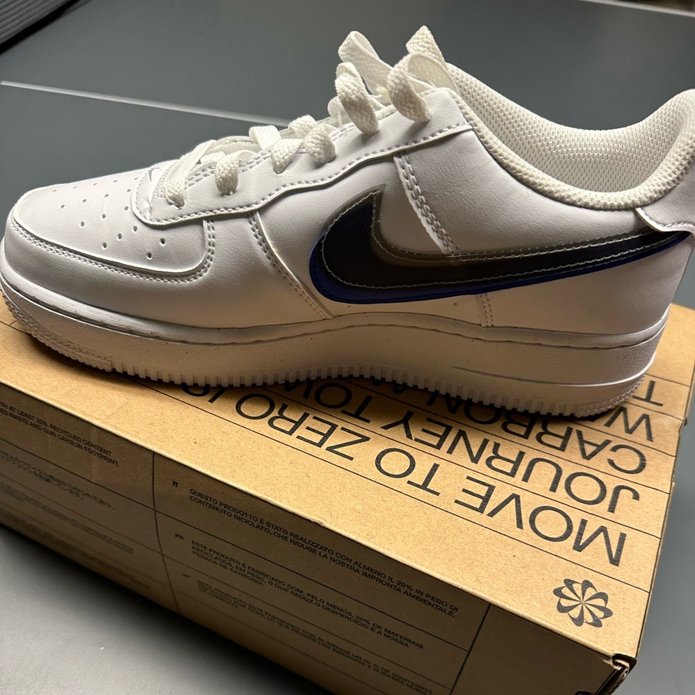Nike Air Force 1 Impact NN GS, white, black, hyper royal boys youth size 6.5.